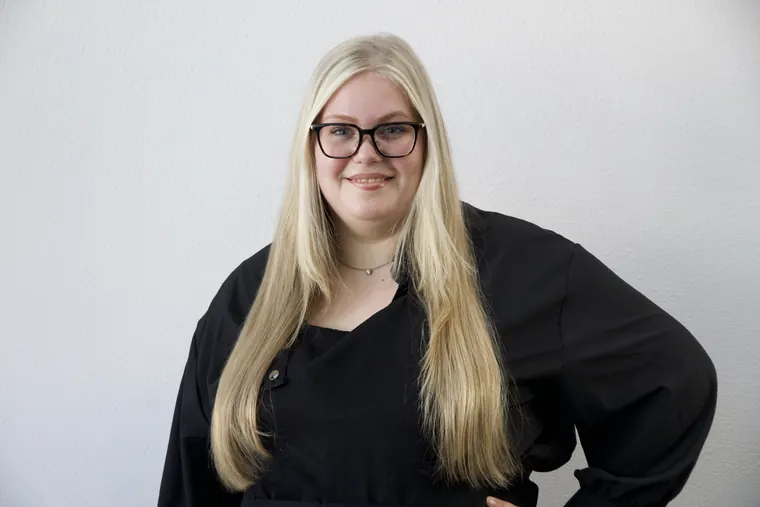 Marlieke, kapster bij Devi Hairfashion
