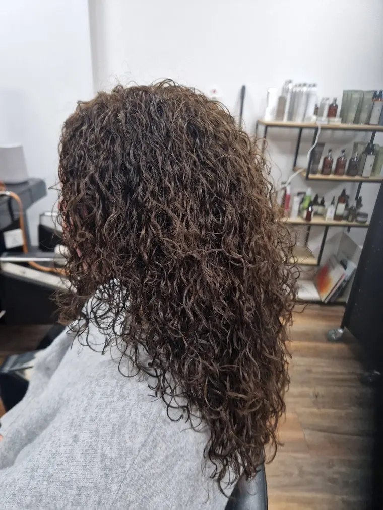 Permanent met volle krullen